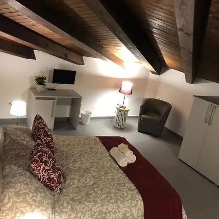 Ohana Bed & Breakfast 2*