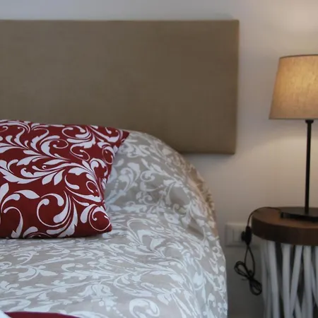 Ohana Bed & Breakfast 2*